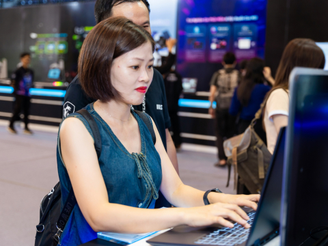 KỸ NIỆM 20 NĂM - LAPTOP MSI