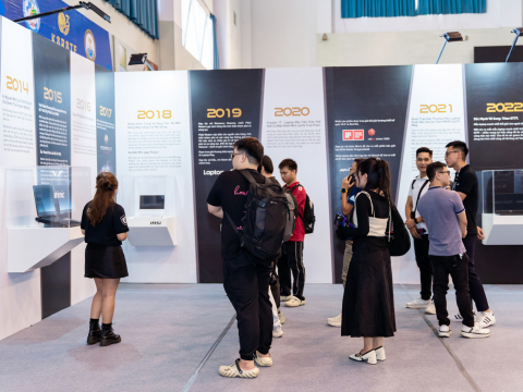 KỸ NIỆM 20 NĂM - LAPTOP MSI